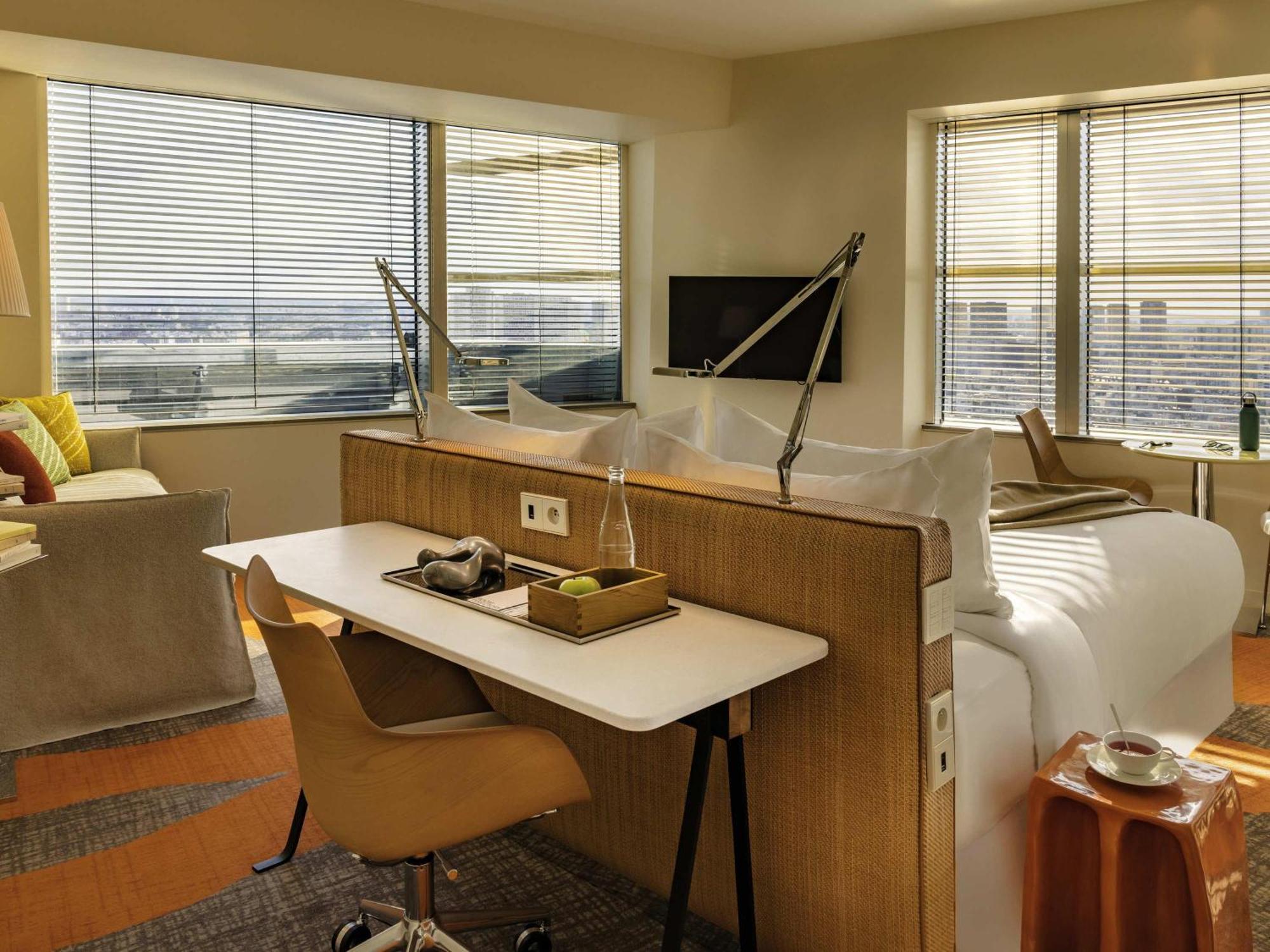 Junior King Suite Panoramic City Eiffel Tower View